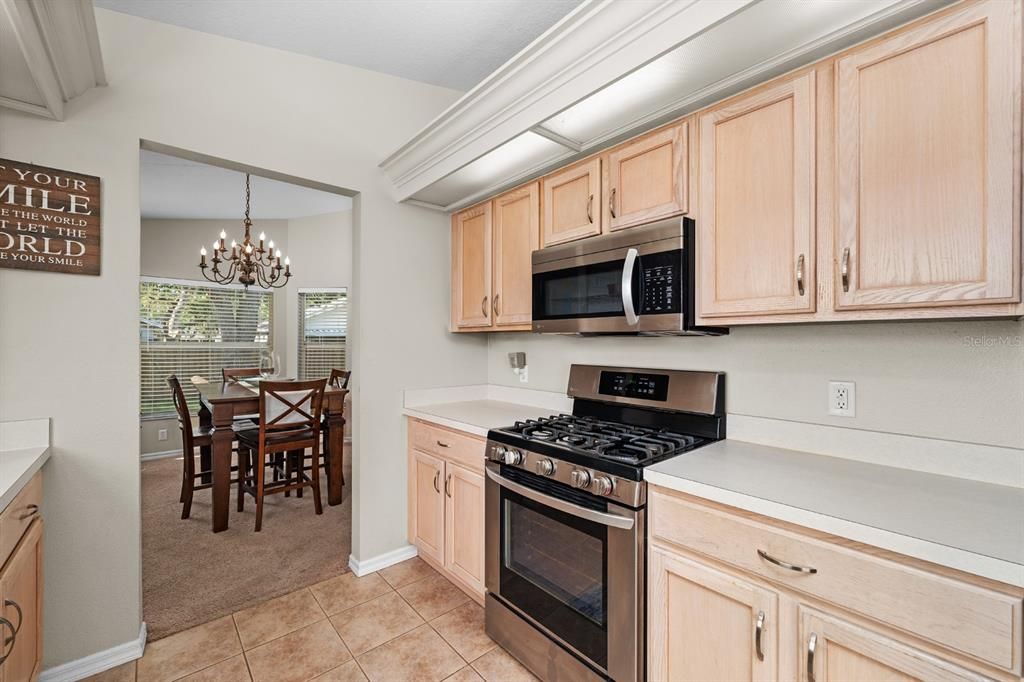Active With Contract: $385,000 (3 beds, 2 baths, 1694 Square Feet)