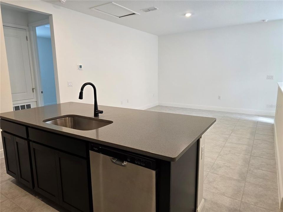 Recently Rented: $1,650 (1 beds, 1 baths, 680 Square Feet)