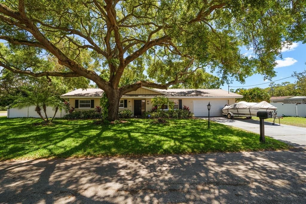 Active With Contract: $649,900 (4 beds, 3 baths, 1967 Square Feet)