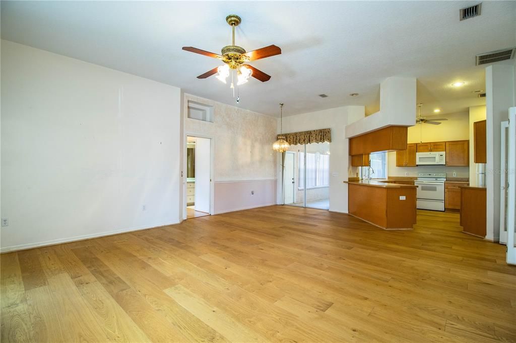 For Sale: $419,900 (3 beds, 2 baths, 2428 Square Feet)