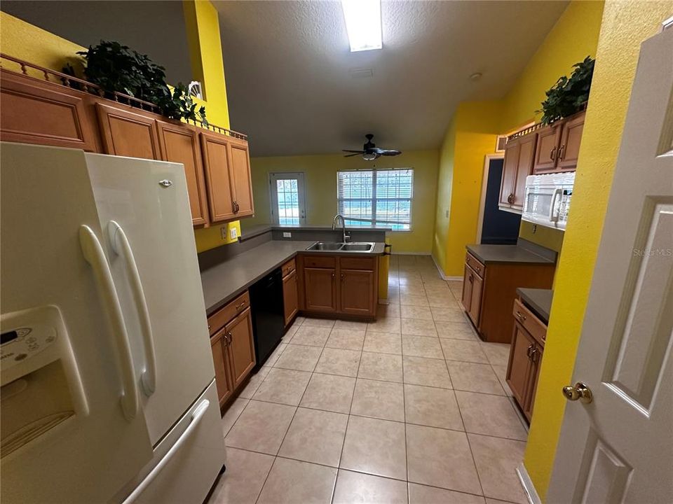 For Sale: $359,990 (3 beds, 2 baths, 2150 Square Feet)