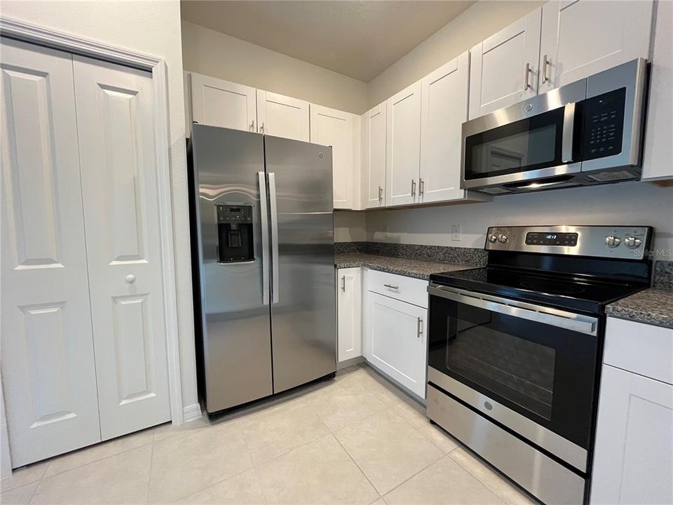 For Rent: $2,195 (3 beds, 2 baths, 1634 Square Feet)