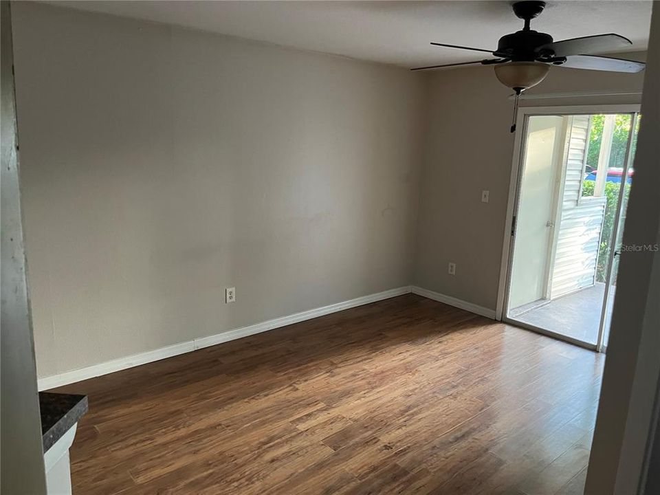 For Rent: $1,300 (1 beds, 1 baths, 526 Square Feet)