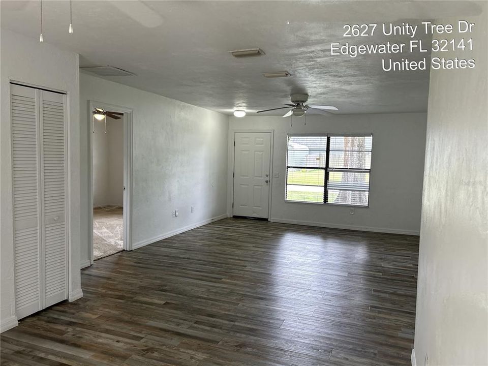 Active With Contract: $1,650 (3 beds, 2 baths, 1230 Square Feet)