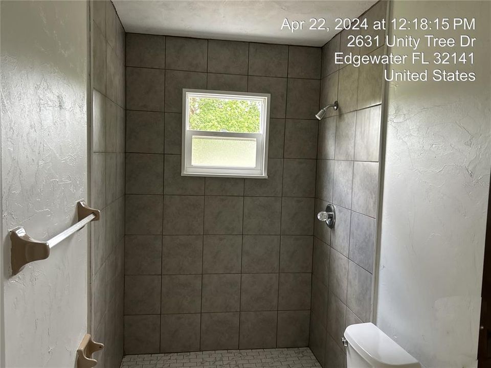 合同活跃: $1,650 (3 贝兹, 2 浴室, 1230 平方英尺)