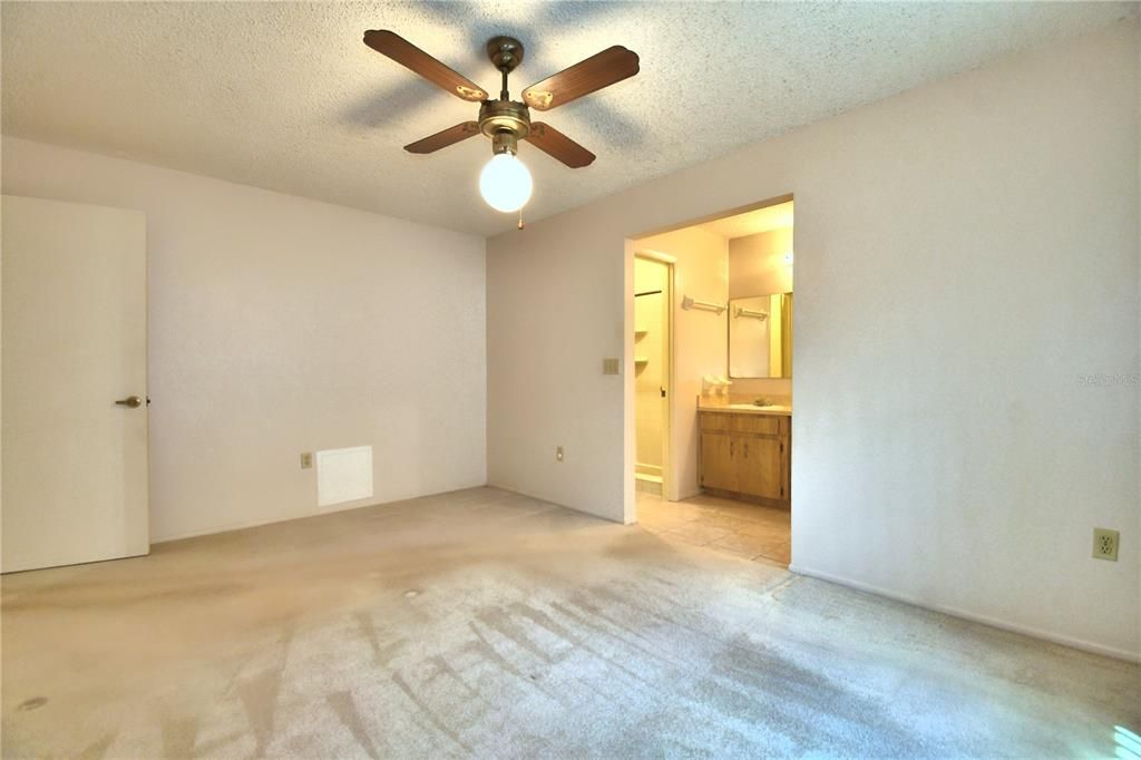 For Sale: $262,500 (3 beds, 2 baths, 1280 Square Feet)