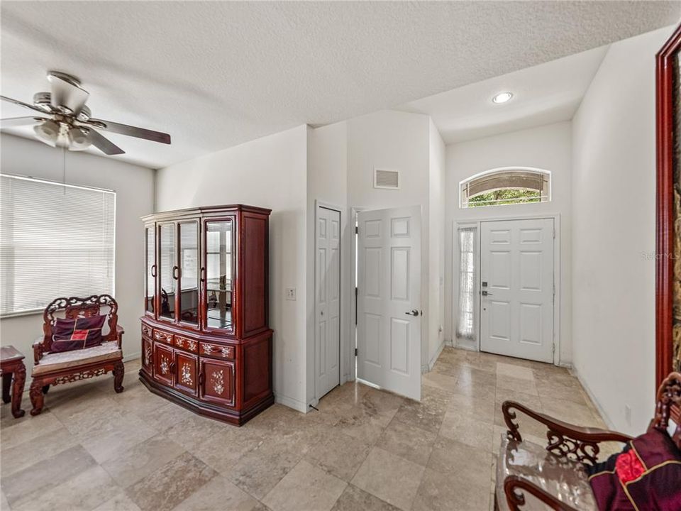 For Sale: $450,000 (4 beds, 2 baths, 1922 Square Feet)