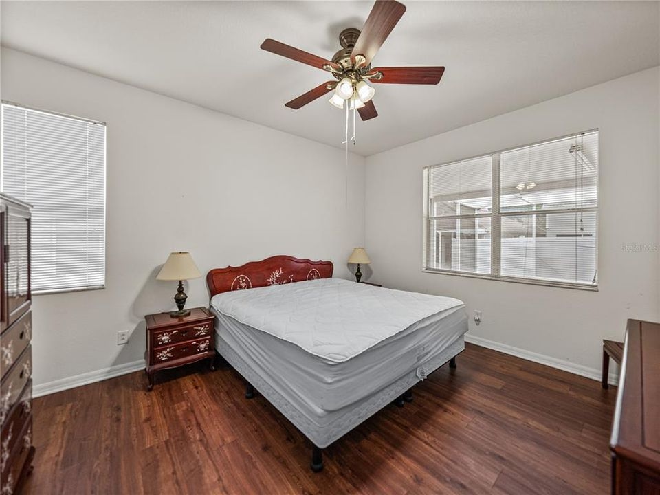 For Sale: $450,000 (4 beds, 2 baths, 1922 Square Feet)
