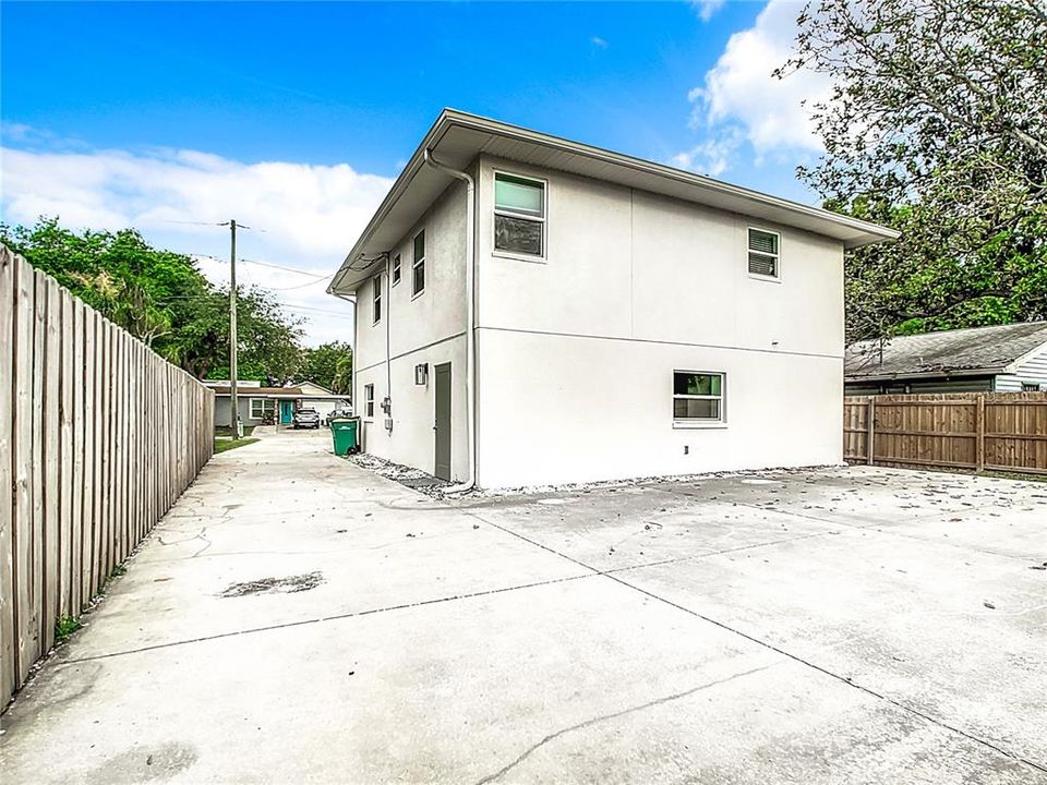 For Sale: $484,900 (3 beds, 2 baths, 1684 Square Feet)
