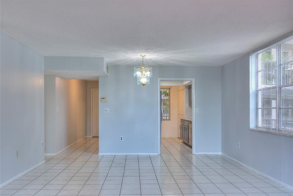 For Rent: $2,100 (3 beds, 2 baths, 1545 Square Feet)