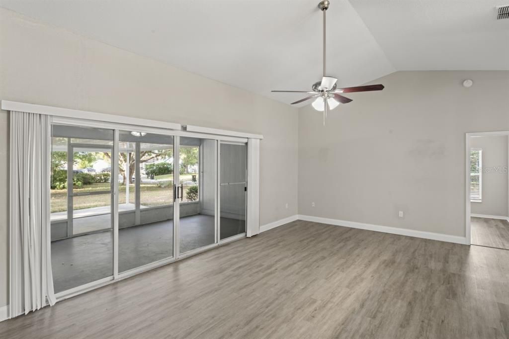 For Sale: $345,000 (3 beds, 2 baths, 1550 Square Feet)