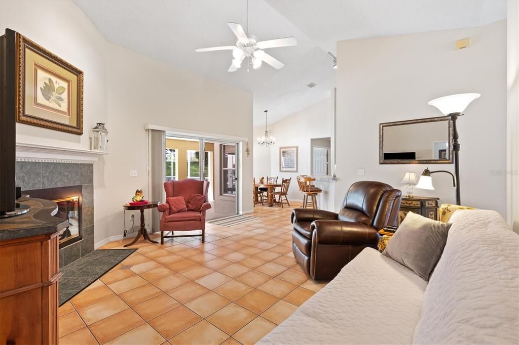 Active With Contract: $494,900 (3 beds, 2 baths, 1786 Square Feet)