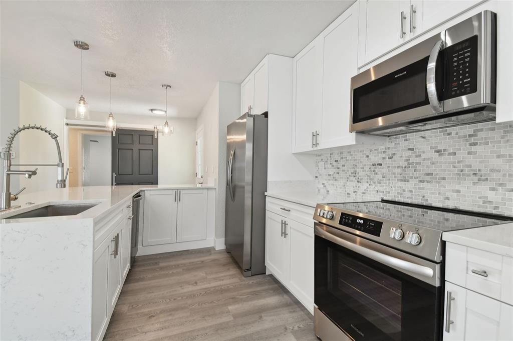For Sale: $649,900 (3 beds, 2 baths, 1578 Square Feet)