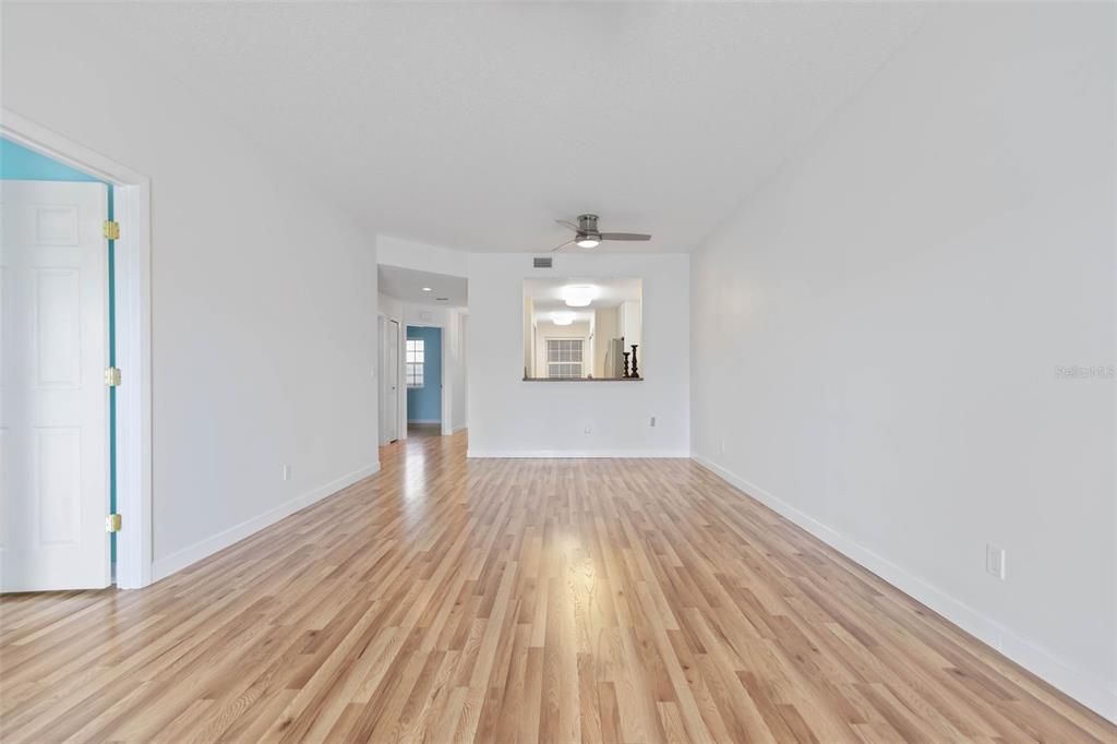 For Sale: $325,000 (2 beds, 2 baths, 1020 Square Feet)
