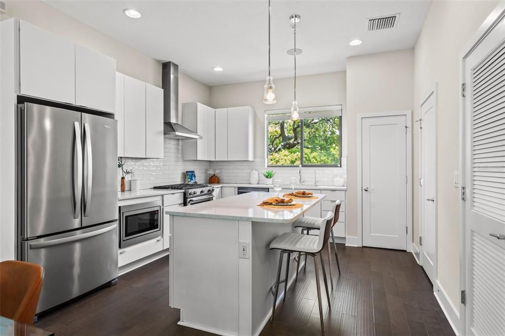 For Sale: $749,500 (2 beds, 2 baths, 1590 Square Feet)