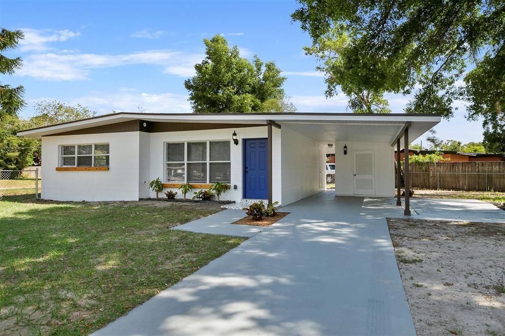 Active With Contract: $339,900 (3 beds, 2 baths, 1018 Square Feet)
