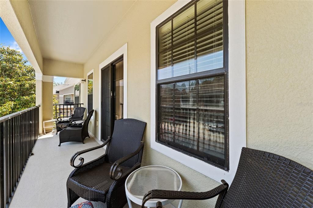 For Sale: $299,900 (2 beds, 2 baths, 1253 Square Feet)