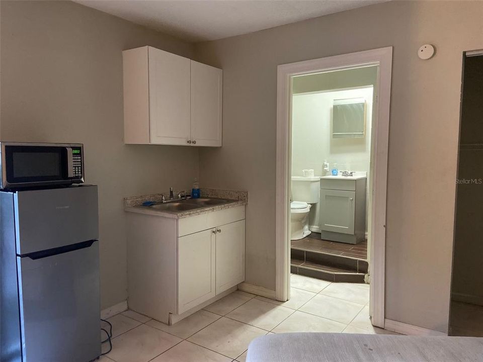 For Rent: $1,400 (1 beds, 1 baths, 1798 Square Feet)