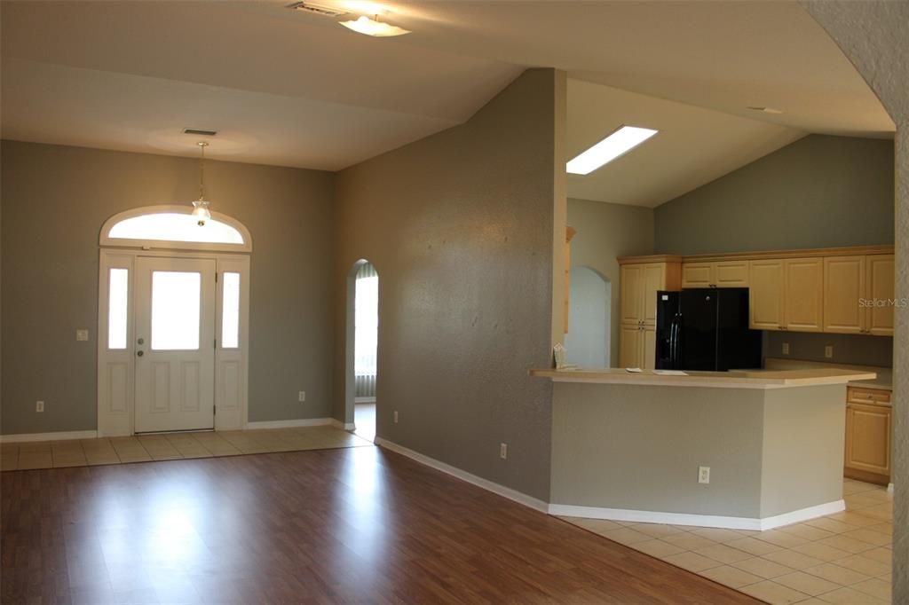 For Sale: $329,000 (3 beds, 2 baths, 2625 Square Feet)
