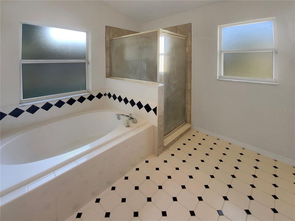 待售: $352,000 (3 贝兹, 2 浴室, 1515 平方英尺)