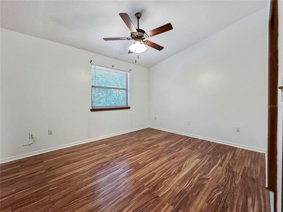 For Sale: $195,000 (2 beds, 2 baths, 961 Square Feet)