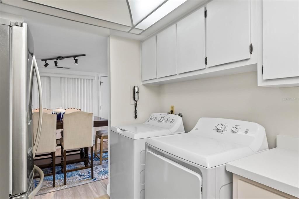 Active With Contract: $207,777 (2 beds, 2 baths, 986 Square Feet)