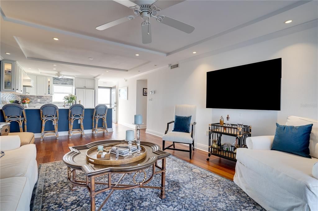 For Sale: $799,000 (2 beds, 2 baths, 1331 Square Feet)