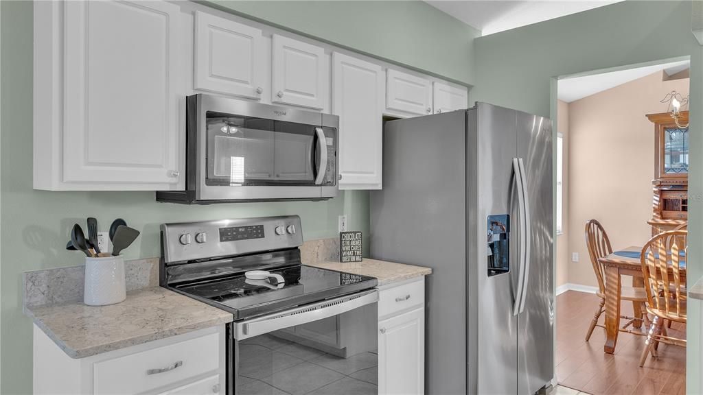 Active With Contract: $349,900 (2 beds, 2 baths, 1617 Square Feet)