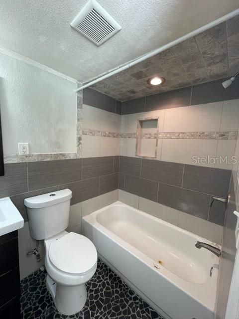 Recently Rented: $1,395 (1 beds, 1 baths, 540 Square Feet)