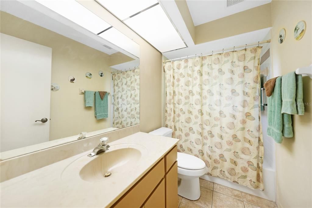 合同活跃: $269,500 (3 贝兹, 2 浴室, 1522 平方英尺)