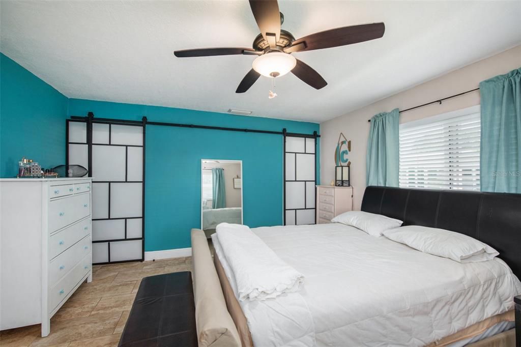 For Sale: $389,000 (2 beds, 2 baths, 1649 Square Feet)