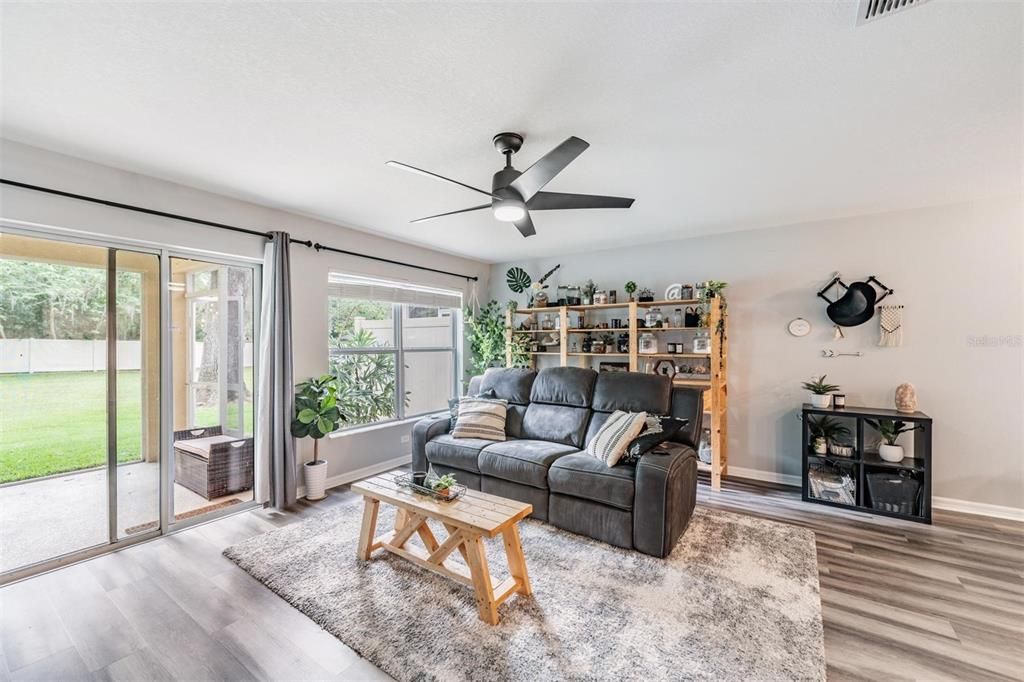 Active With Contract: $2,400 (3 beds, 2 baths, 1573 Square Feet)