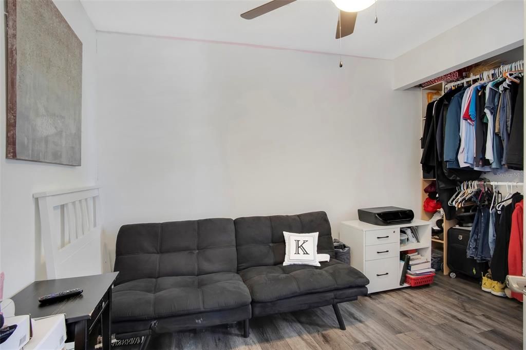 For Sale: $310,000 (3 beds, 2 baths, 1070 Square Feet)