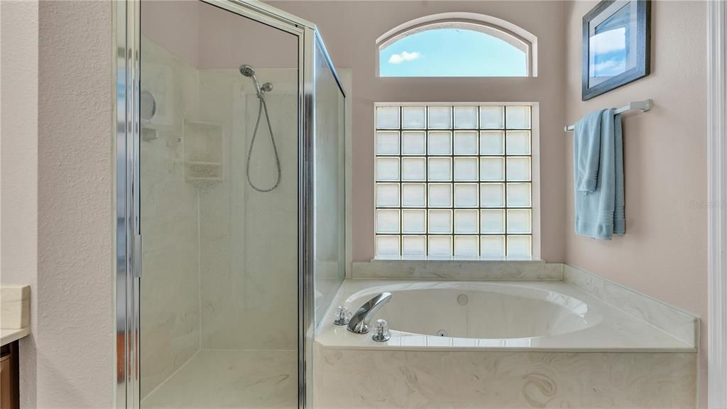待售: $469,000 (3 贝兹, 2 浴室, 2334 平方英尺)