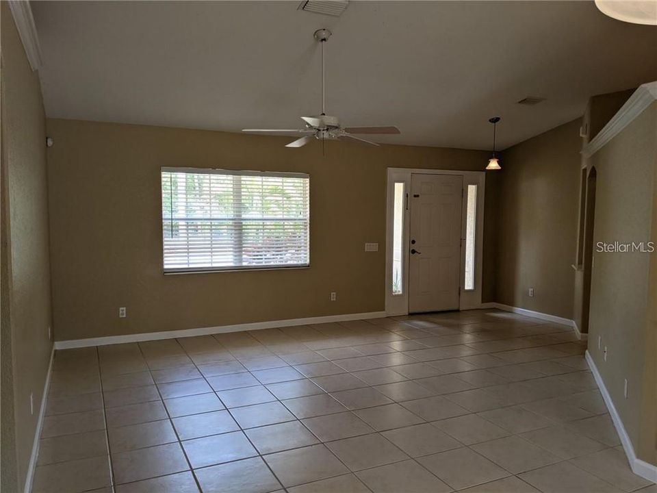 For Rent: $2,195 (3 beds, 2 baths, 1404 Square Feet)