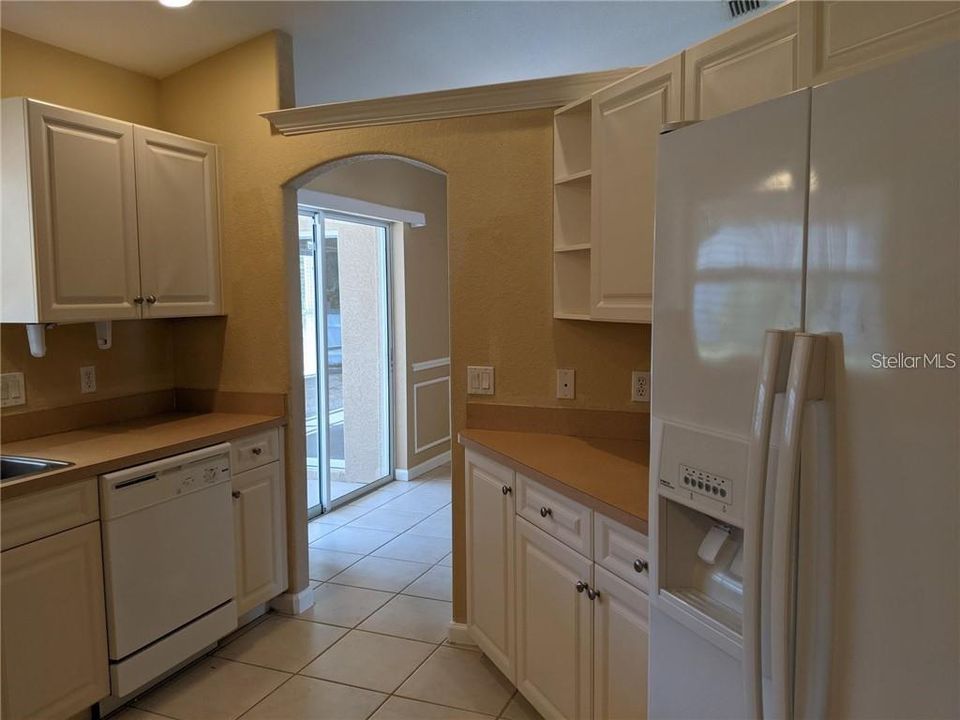 For Rent: $2,195 (3 beds, 2 baths, 1404 Square Feet)