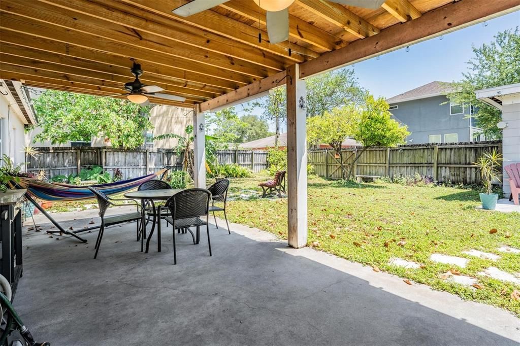 Active With Contract: $369,000 (3 beds, 2 baths, 1184 Square Feet)