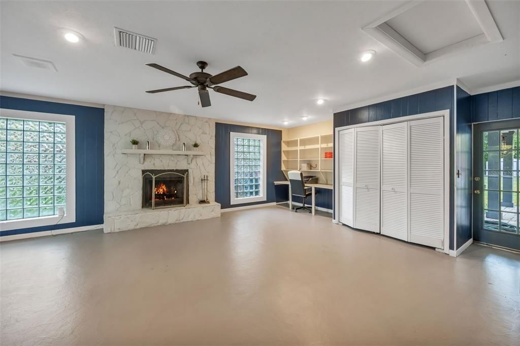 Active With Contract: $450,000 (3 beds, 2 baths, 2179 Square Feet)