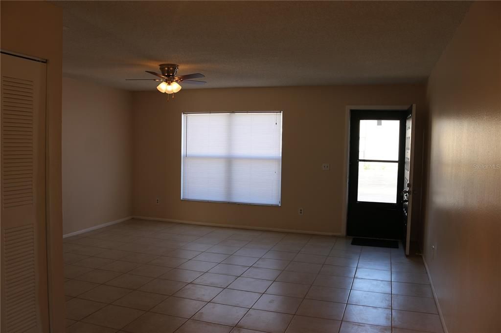 For Rent: $1,500 (2 beds, 2 baths, 960 Square Feet)