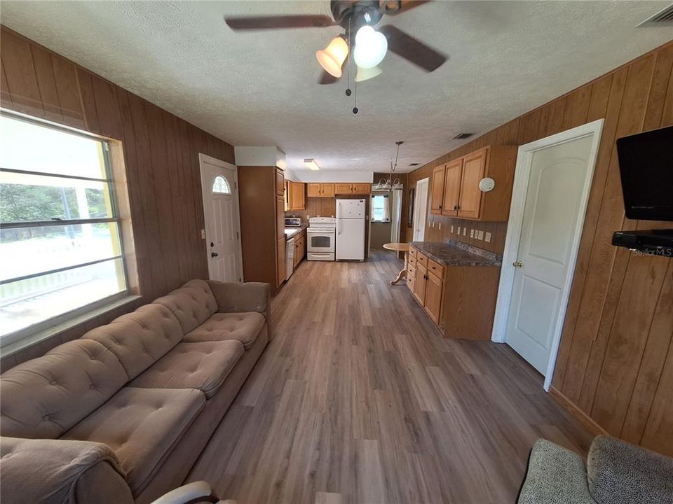 Recently Sold: $155,000 (2 beds, 1 baths, 850 Square Feet)