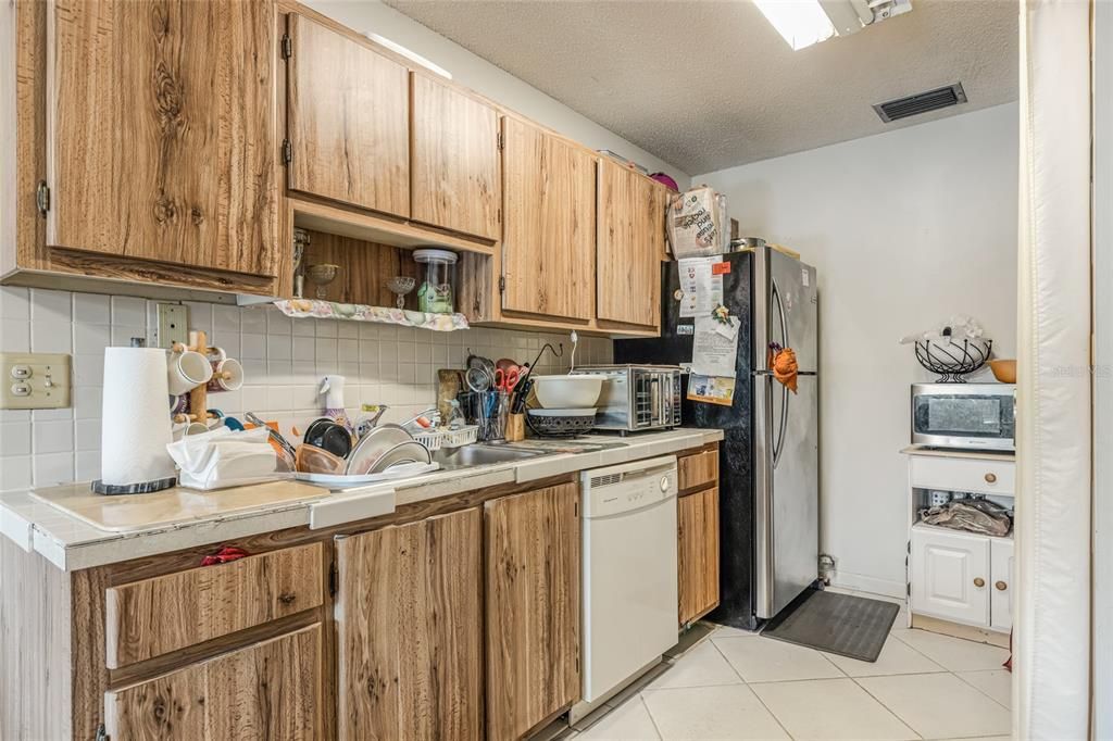 For Sale: $257,000 (2 beds, 2 baths, 1200 Square Feet)