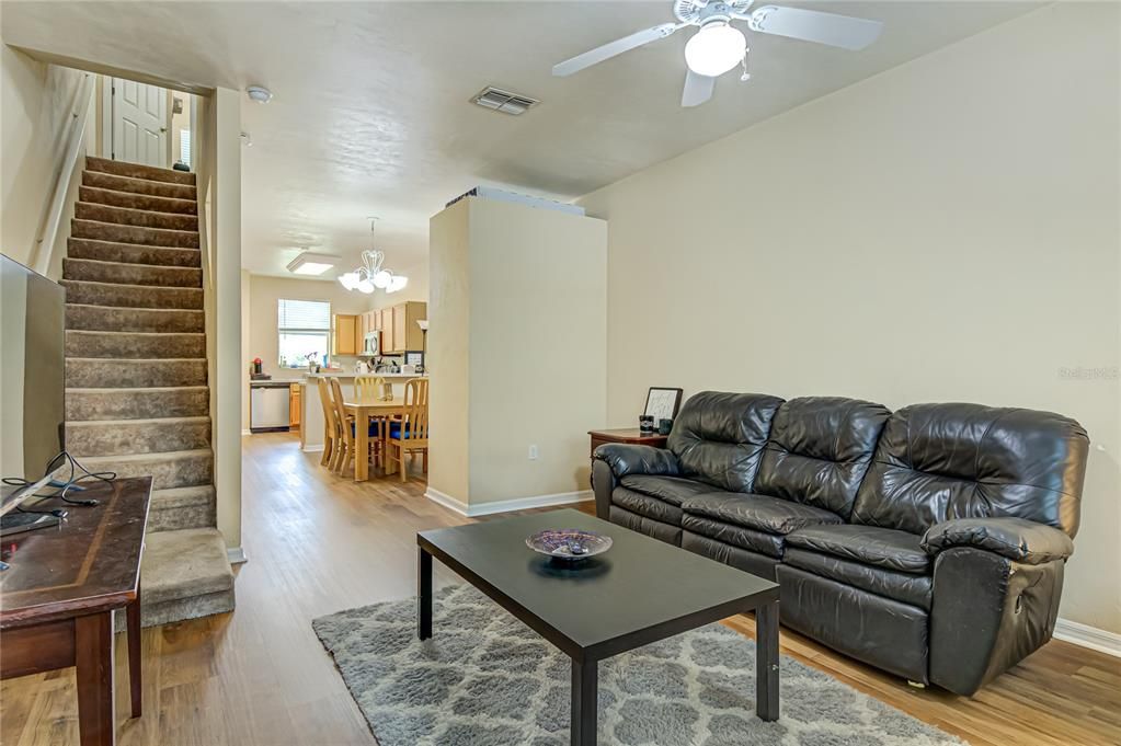 For Sale: $188,900 (2 beds, 2 baths, 1172 Square Feet)