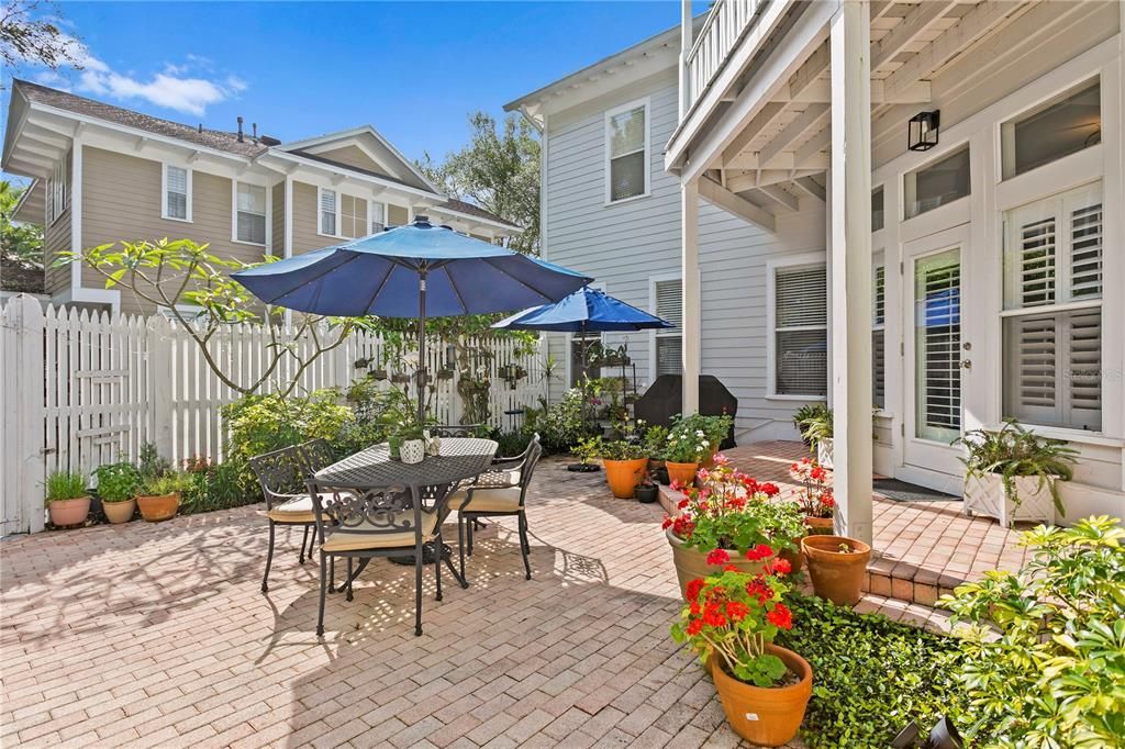 Recently Sold: $1,225,000 (4 beds, 3 baths, 2642 Square Feet)
