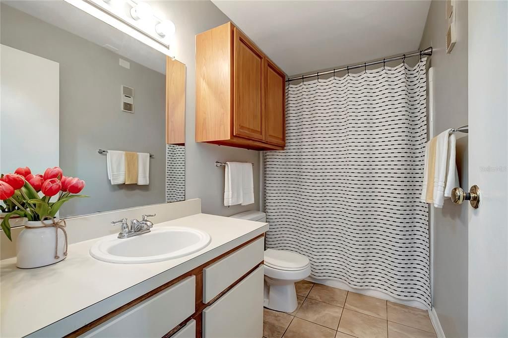 For Sale: $167,500 (2 beds, 1 baths, 790 Square Feet)