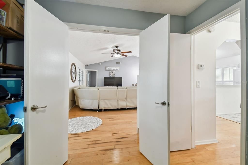 Active With Contract: $335,000 (3 beds, 2 baths, 1285 Square Feet)