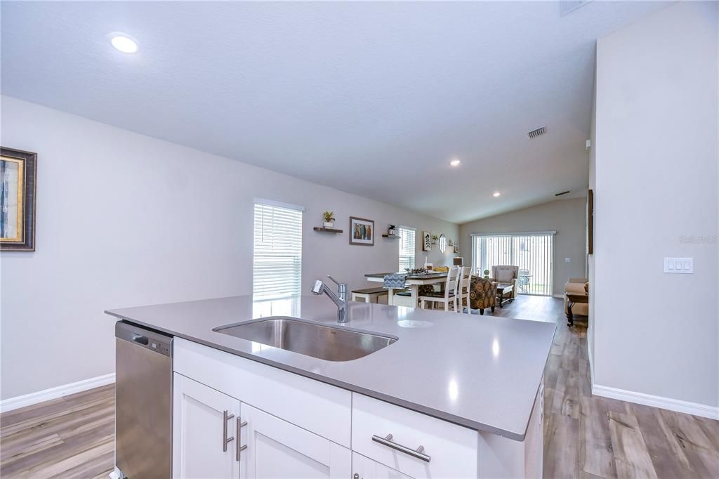 For Sale: $359,900 (3 beds, 2 baths, 1615 Square Feet)