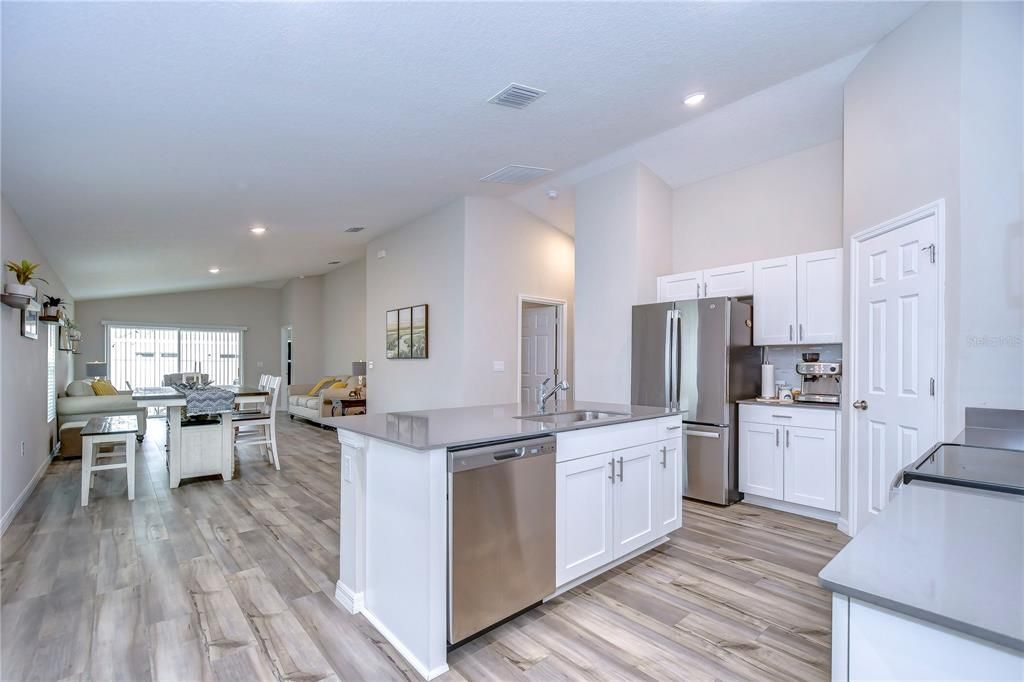 For Sale: $359,900 (3 beds, 2 baths, 1615 Square Feet)