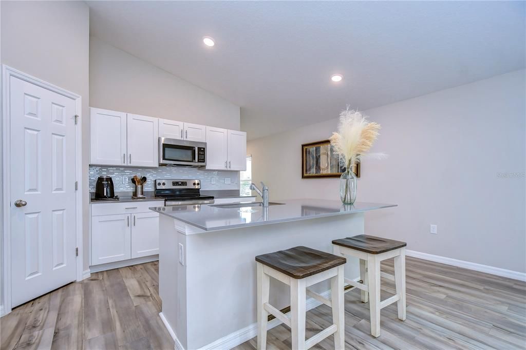 For Sale: $359,900 (3 beds, 2 baths, 1615 Square Feet)