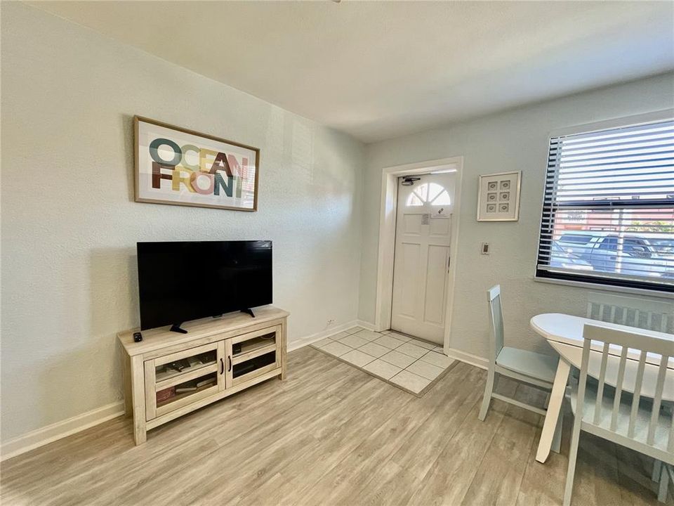 For Sale: $439,900 (1 beds, 1 baths, 505 Square Feet)