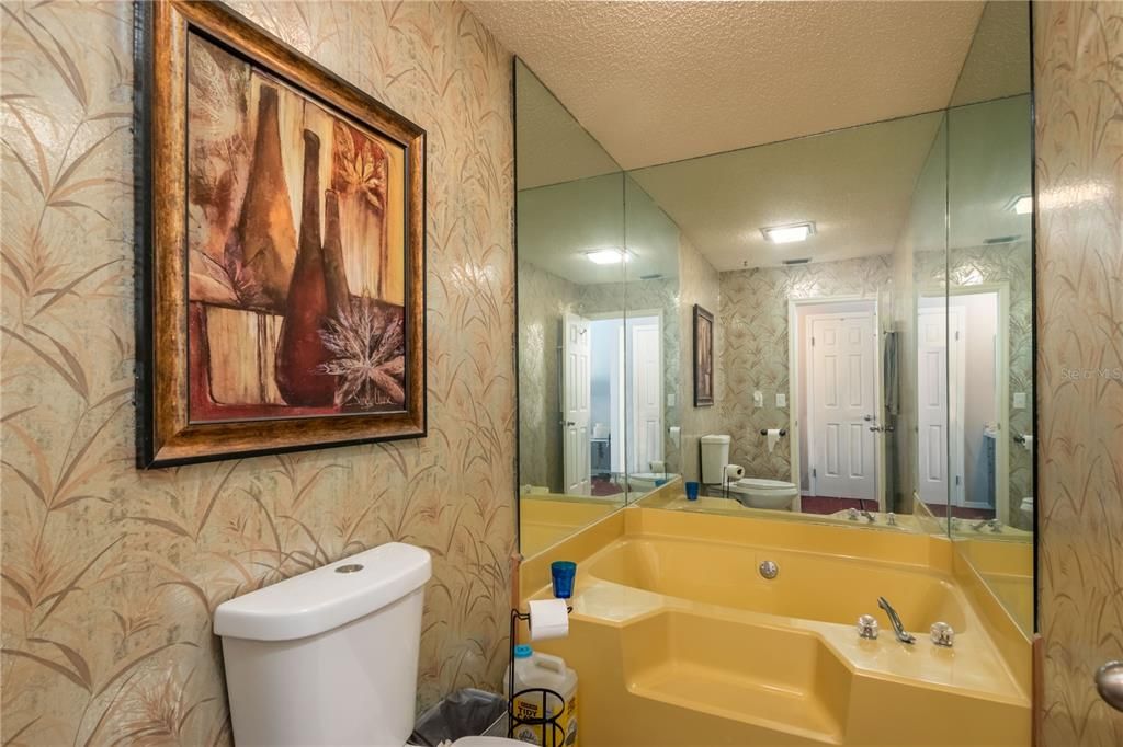 待售: $269,000 (2 贝兹, 2 浴室, 1385 平方英尺)